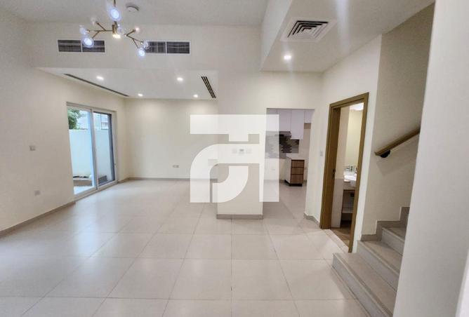 94012672 - Property Main Image