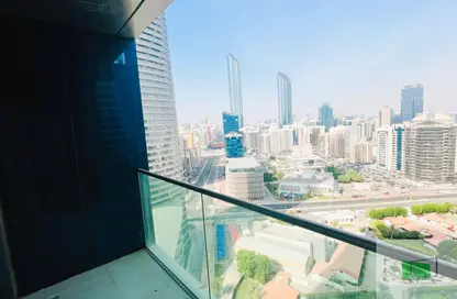 Apartment - 3 Bedrooms - 4 Bathrooms for rent in Wave tower - Corniche Road - Abu Dhabi