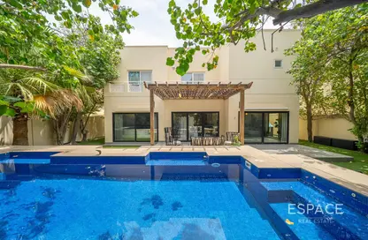 Villa - 5 Bedrooms - 4 Bathrooms for sale in Meadows 4 - Meadows - Dubai
