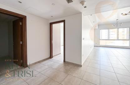 Apartment - 2 Bedrooms - 4 Bathrooms for rent in Marina Residences 6 - Marina Residences - Palm Jumeirah - Dubai
