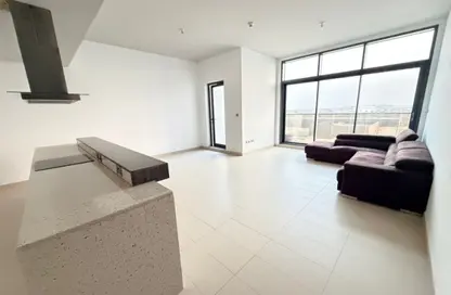 Apartment - 3 Bedrooms - 3 Bathrooms for sale in Oia Residence - Motor City - Dubai