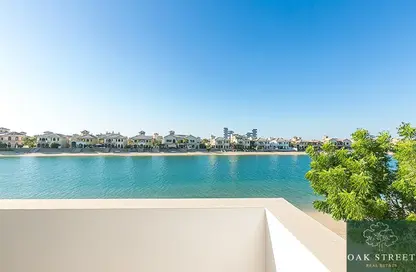 Villa - 4 Bedrooms - 5 Bathrooms for rent in Garden Homes Frond E - Garden Homes - Palm Jumeirah - Dubai