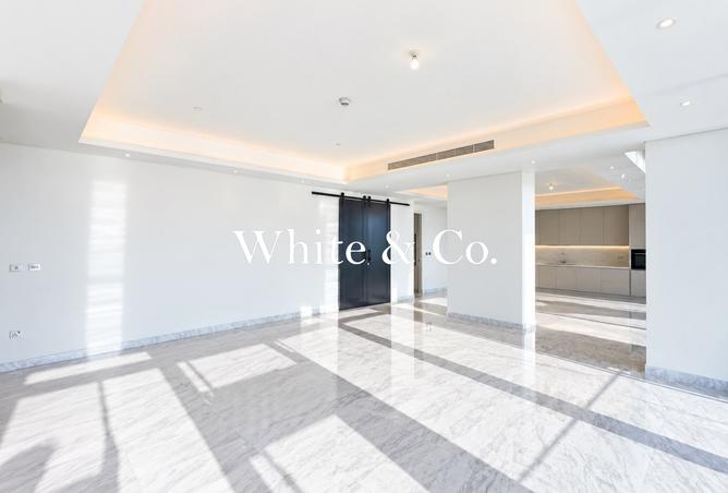 4-bed penthouse in The Cove Building 1 · Upgraded — photo 3