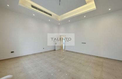 Villa - 5 Bedrooms - 6 Bathrooms for rent in Al Aweer 1 - Al Aweer - Dubai
