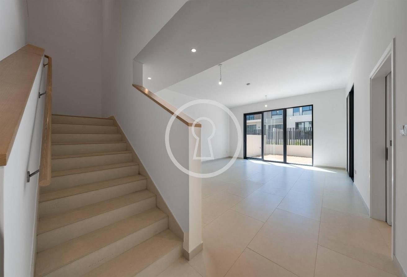 Corner Unit | Big Plot | One Month Free |Brand New photo 4