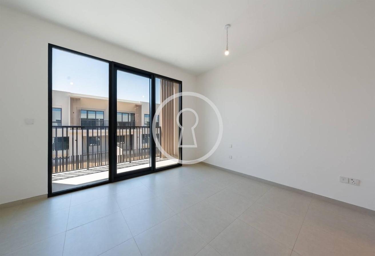 Corner Unit | Big Plot | One Month Free |Brand New photo 11