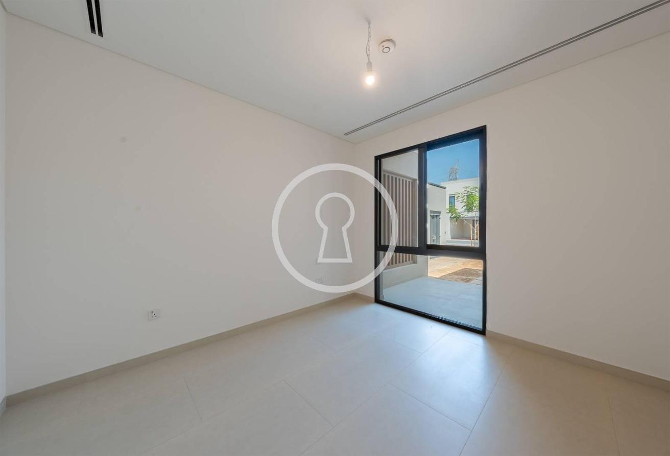 Corner Unit | Big Plot | One Month Free |Brand New photo 15