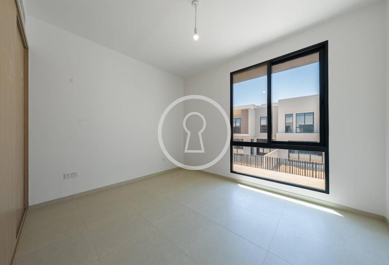 Corner Unit | Big Plot | One Month Free |Brand New photo 13