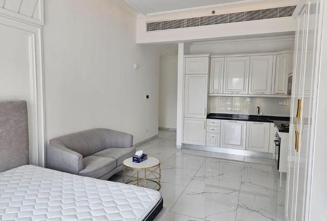 Modern Studio | Vincitore Boulevard | Balcony photo 3