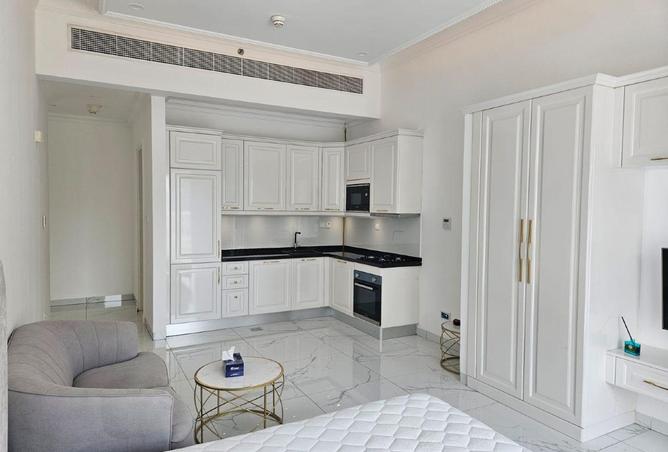 Modern Studio | Vincitore Boulevard | Balcony photo 2