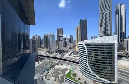 مكتب - استوديو للايجار في B2B  برج - الخليج التجاري - دبي