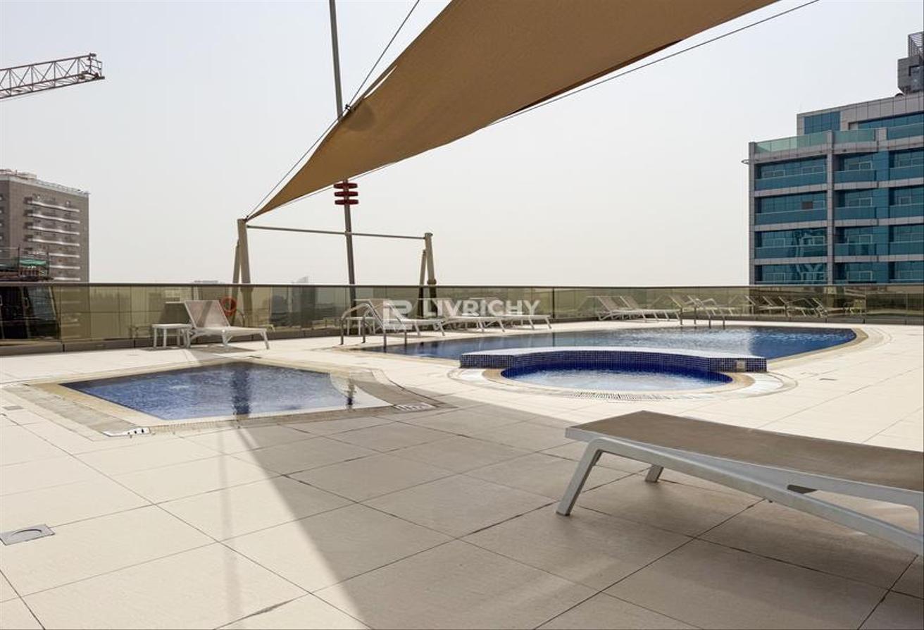 FULLY FURNISHED | MODERN STUDIO | FULLY UPGRADED photo 17