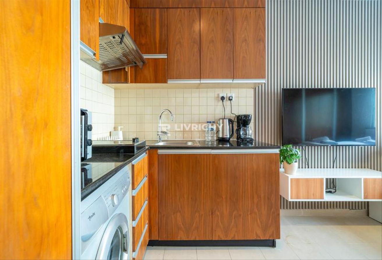 FULLY FURNISHED | MODERN STUDIO | FULLY UPGRADED photo 10