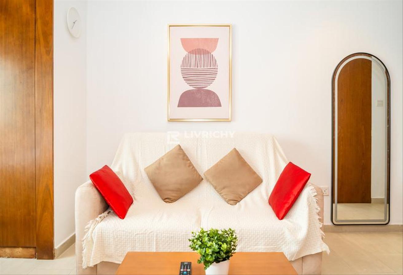 FULLY FURNISHED | MODERN STUDIO | FULLY UPGRADED photo 7
