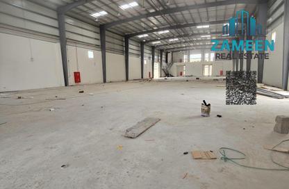 Warehouse - Studio - 4 Bathrooms for sale in Umm Al Thuoob - Umm Al Quwain