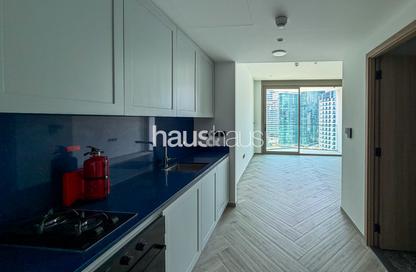 Apartment - Studio - 1 for rent in Peninsula Three - Peninsula - Business Bay - Dubai