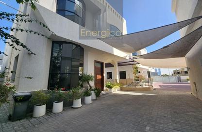 Villa - 5 Bedrooms - 6 Bathrooms for rent in Jumeirah 1 Villas - Jumeirah 1 - Jumeirah - Dubai
