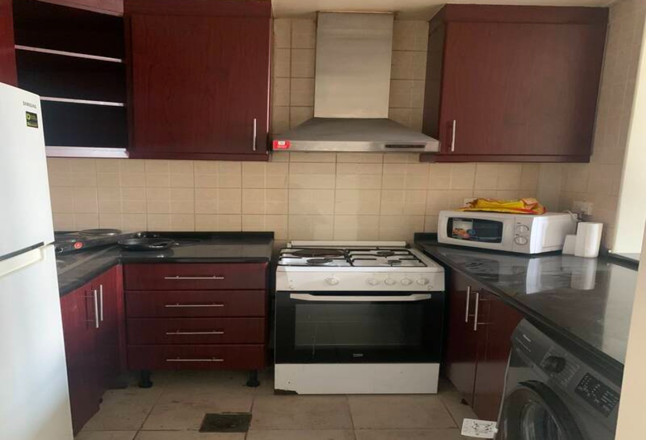 FULLY FURNISHED STUDIO | WALK TO METRO | VACANT gallery image