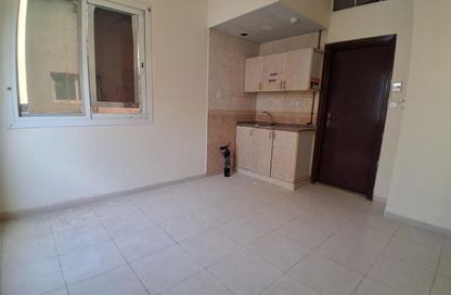 Apartment - Studio - 1 for rent in Muwailih Building - Muwaileh - Sharjah