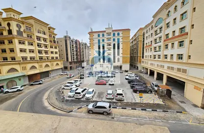 شقة - 2 غرف نوم - 3 حمامات للايجار في بناية مويليح 3 - مويلح - الشارقة