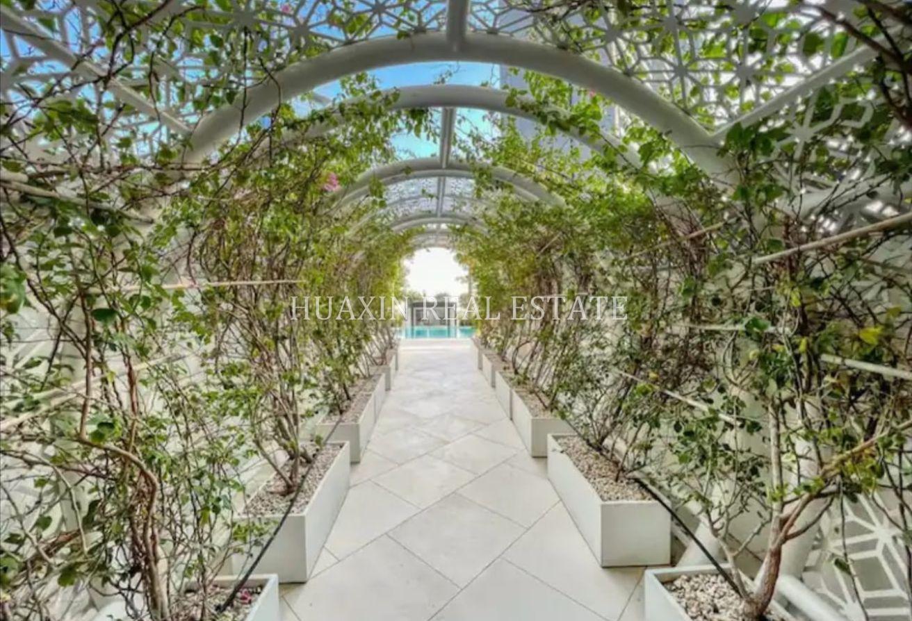 Negotiable | Low Floor | Flexible Payments photo 10