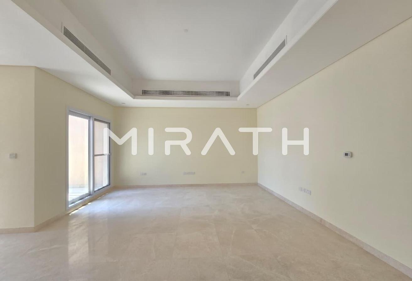 ELEGANT VILLA | PRIVATE GARDEN | ROOFTOP BBQ AREA photo 8