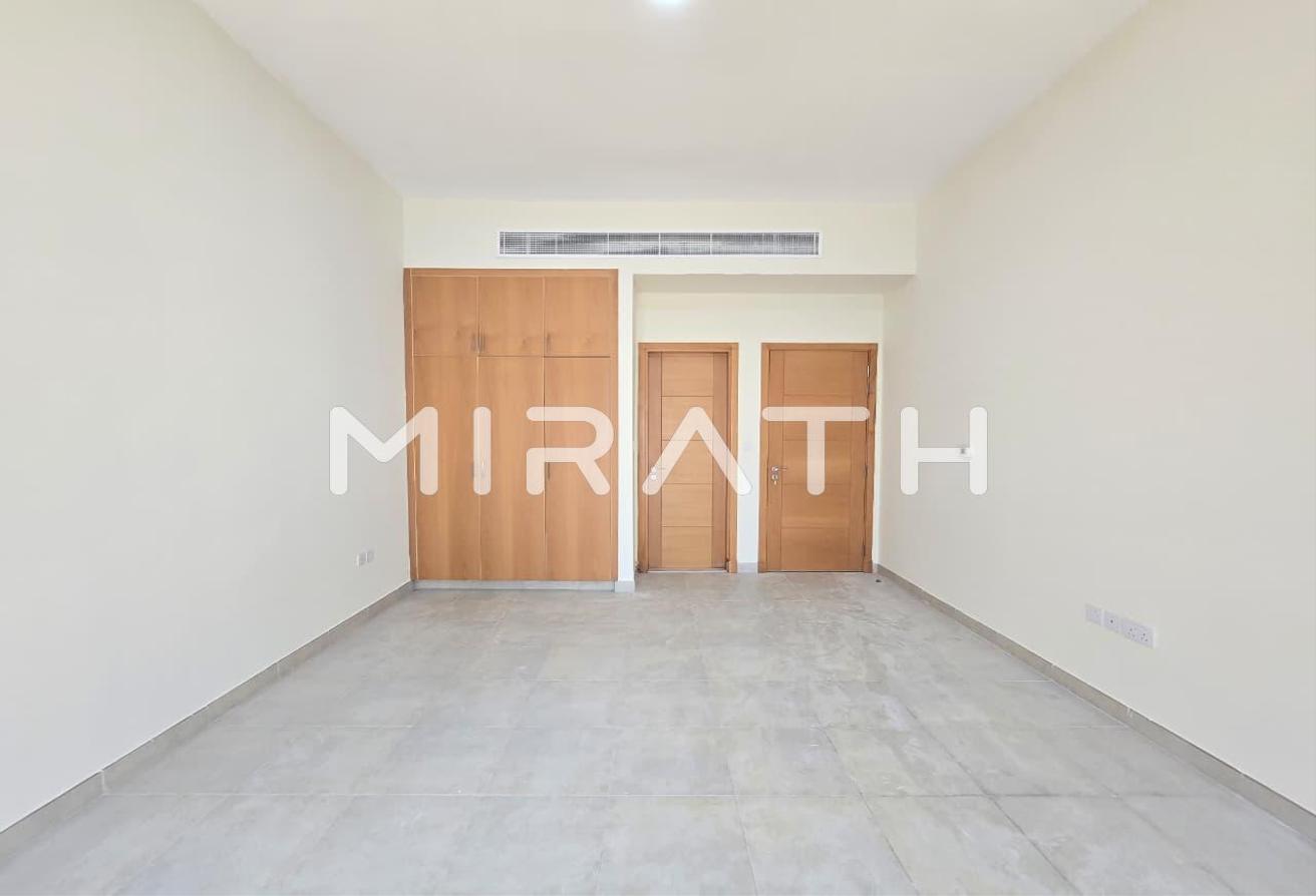 ELEGANT VILLA | PRIVATE GARDEN | ROOFTOP BBQ AREA photo 12