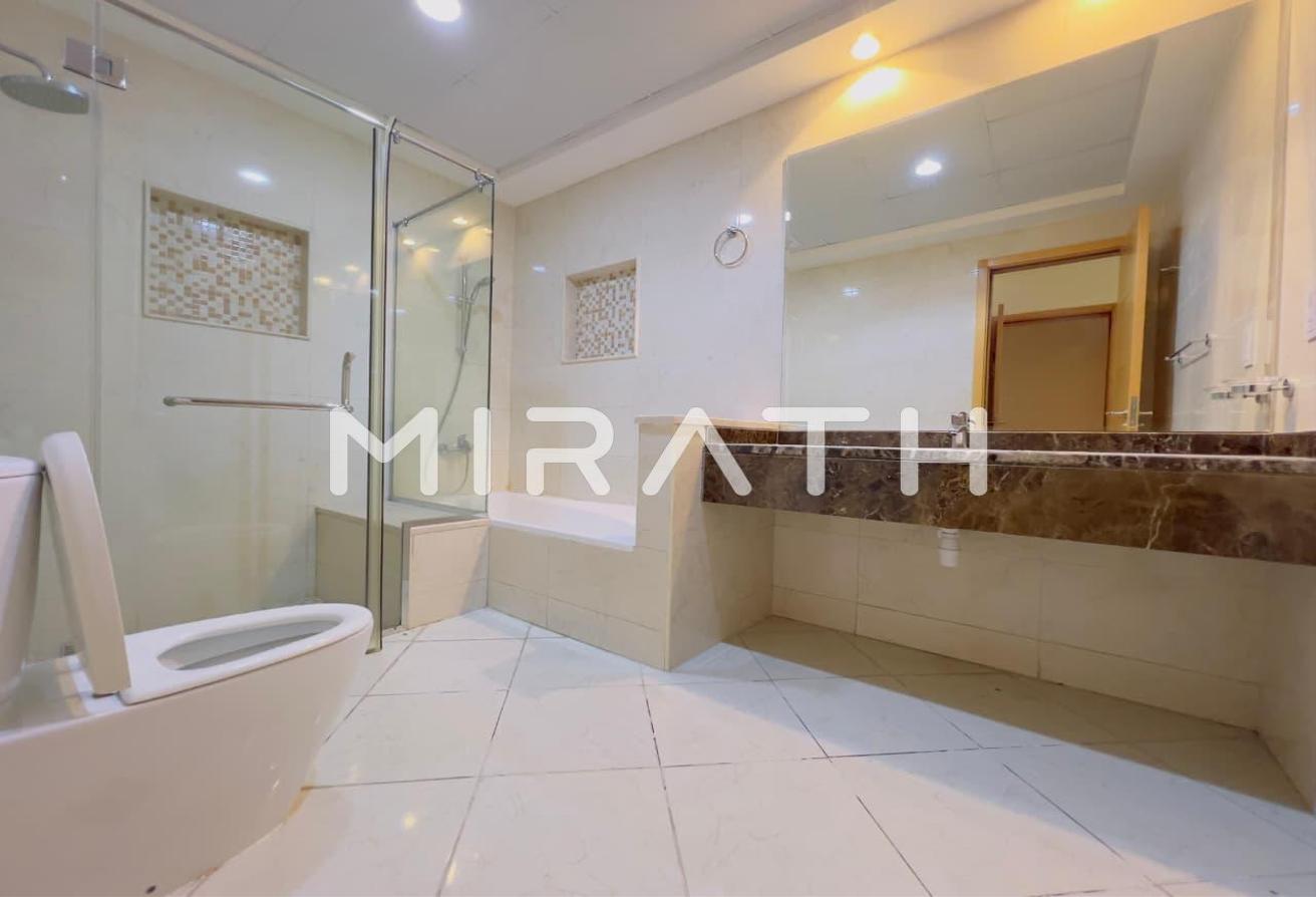ELEGANT VILLA | PRIVATE GARDEN | ROOFTOP BBQ AREA photo 14