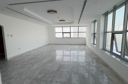 Apartment - 3 - 4 for rent in Al Majaz 3 - Al Majaz - Sharjah