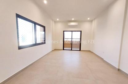 Apartment - 3 - 3 for rent in Al Amal Building - Um Altaraffa - Sharjah