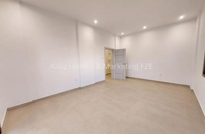 Apartment - 3 - 3 for rent in Al Amal Building - Um Altaraffa - Sharjah Apartment - 3 - 3 for rent in Al Amal Building - Um Altaraffa - Sharjah