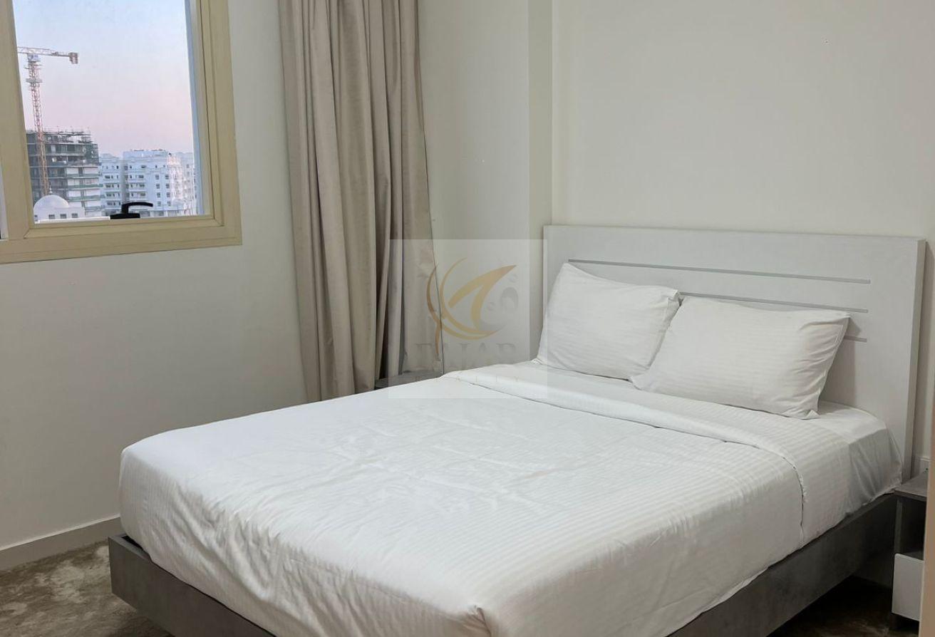 Bright and Fully Furnished Apt - Multiple Units photo 9