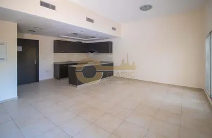 Apartment - 2 Bedrooms - 2 Bathrooms for rent in Al Thamam 09 - Al Thamam - Remraam - Dubai Land - Dubai