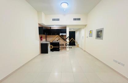 Apartment - Studio - 1 for rent in Silicon Gates 4 - Silicon Gates - Dubai Silicon Oasis - Dubai