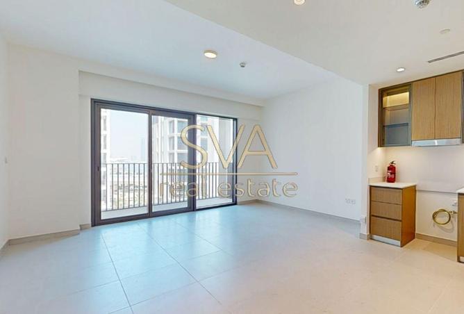 Low floor unfurnished 2 bed pool view beach access