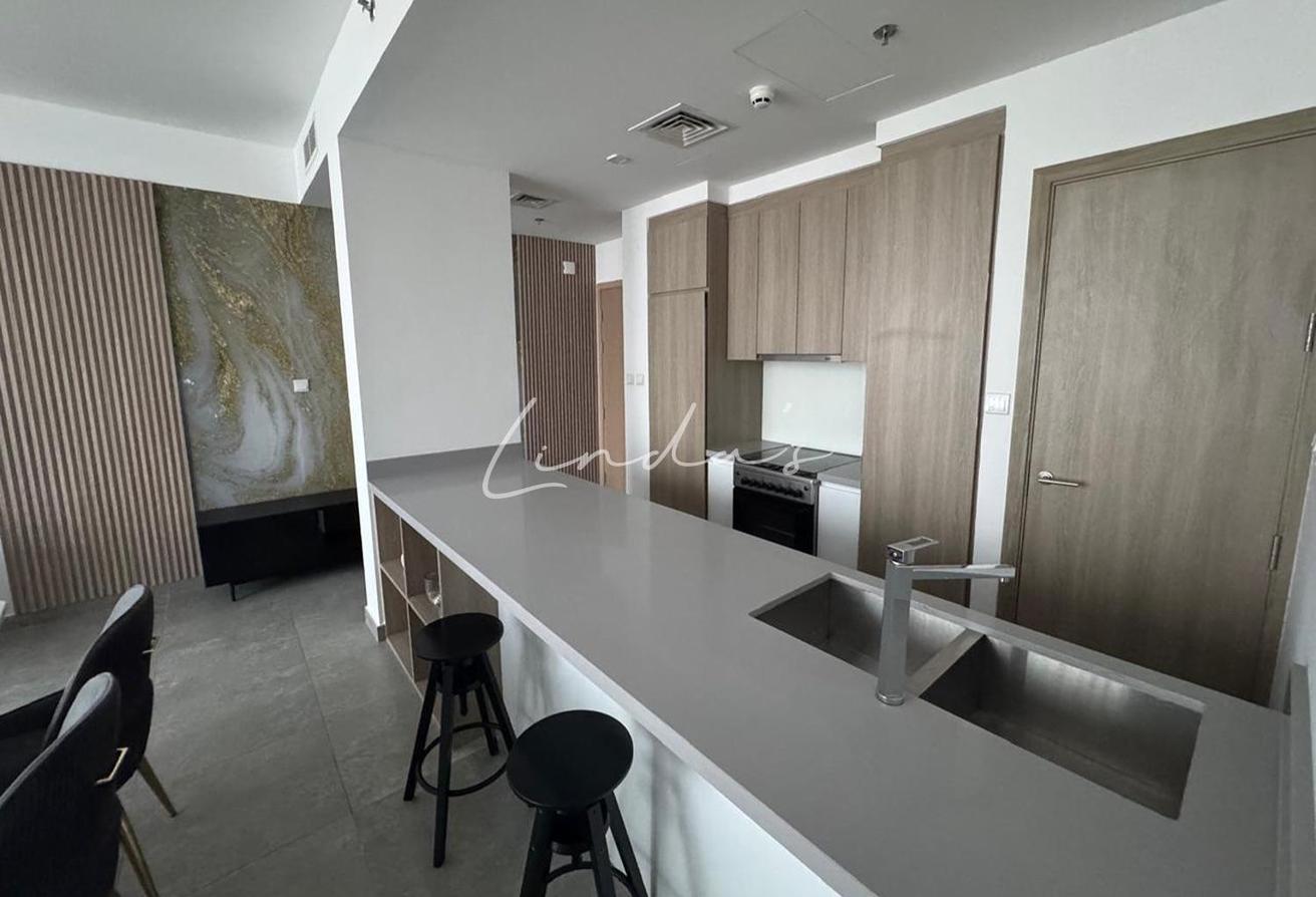 High Floor | Modern Furnished | Prime Location photo 5