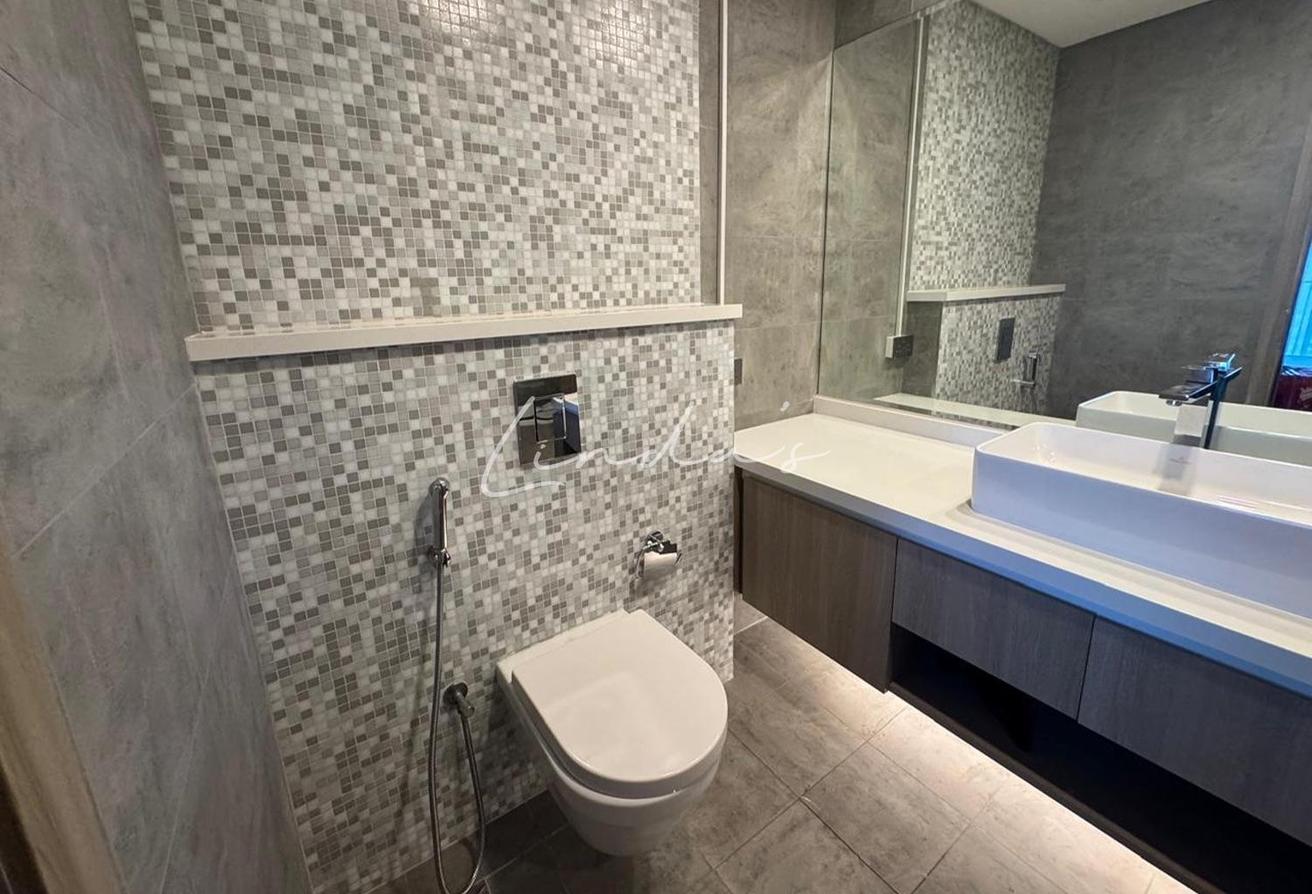High Floor | Modern Furnished | Prime Location photo 9