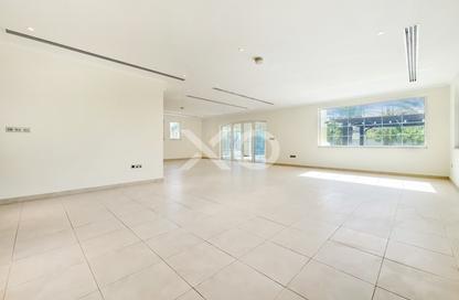 Villa - 4 Bedrooms - 5 Bathrooms for rent in District 4 - Jumeirah Park - Dubai