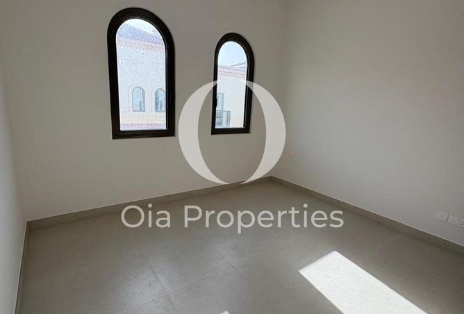 3-bed townhouse in Toledo · Brand new · Maid's room — photo 4