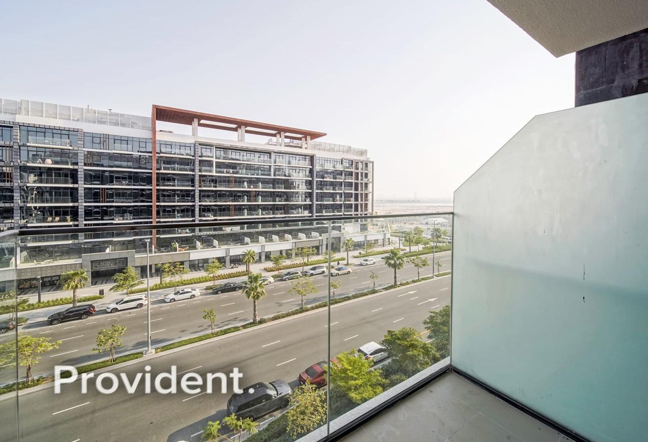 Unfurnished | Ready to Move | Mid Floor photo 11