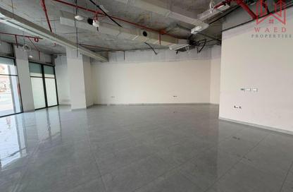 Retail - Studio - 1 Bathroom for rent in Al Safa Tower - Wadi Al Safa 3 - Dubai