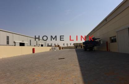 Warehouse - Studio - 7+ Bathrooms for rent in Al Jlail - Al Sajaa - Sharjah