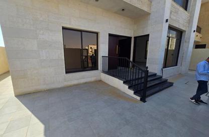 Villa - 5 Bedrooms - 7 Bathrooms for sale in Al Yasmeen 1 - Al Yasmeen - Ajman