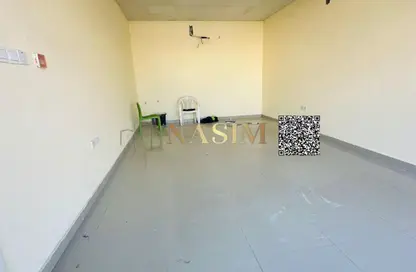 Shop - Studio for rent in Al Jurf 2 - Al Jurf - Ajman Downtown - Ajman