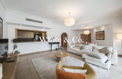 Apartment - 2 Bedrooms - 3 Bathrooms for rent in Al Nabat - Shoreline Apartments - Palm Jumeirah - Dubai