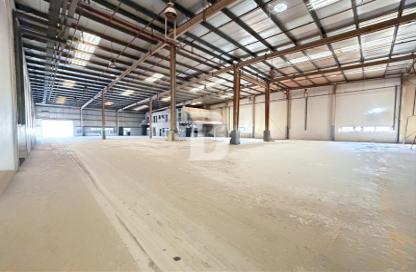 Warehouse - Studio for rent in Phase 2 - Dubai Investment Park (DIP) - Dubai