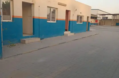 مستودع - استوديو - 3 حمامات للايجار في المنطقة الصناعية رقم 4 - المنطقة الصناعية بالشارقة - الشارقة مستودع - استوديو - 3 حمامات للايجار في المنطقة الصناعية رقم 4 - المنطقة الصناعية بالشارقة - الشارقة