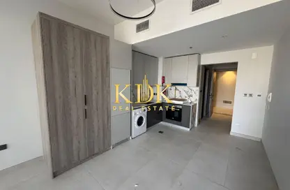 Apartment - 1 Bathroom for rent in Amal Tower - Dubai Sports City - Dubai