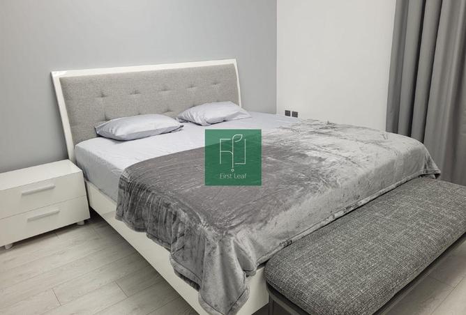 UPGRADED | FULLY FURNISHED | PARK FACING | BALCONY