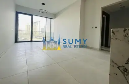 Apartment - 1 Bedroom - 2 Bathrooms for rent in Amal Tower - Dubai Sports City - Dubai